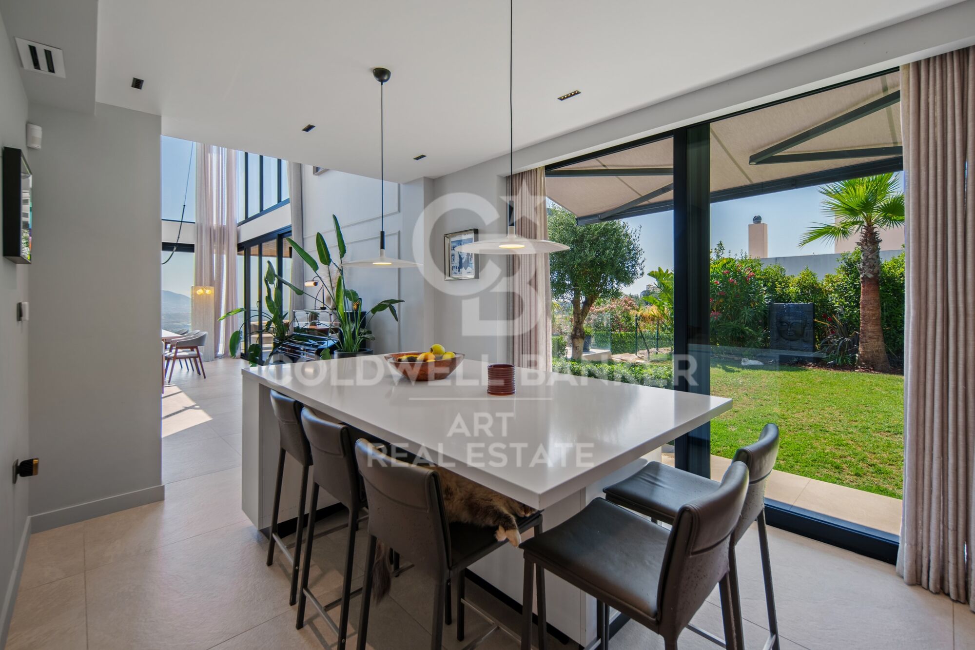Spectaculaire villa sur plan, située dans l'enclave exclusive de La Mairena, Marbella