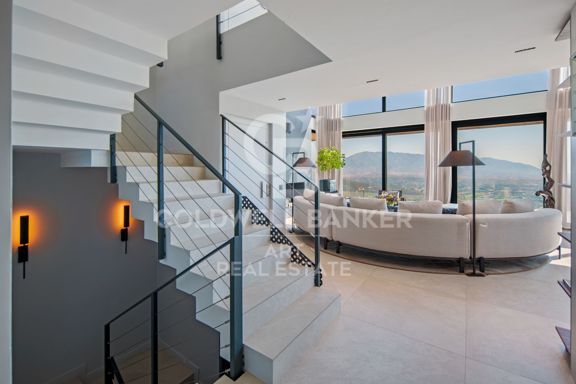 Spectaculaire villa sur plan, située dans l'enclave exclusive de La Mairena, Marbella