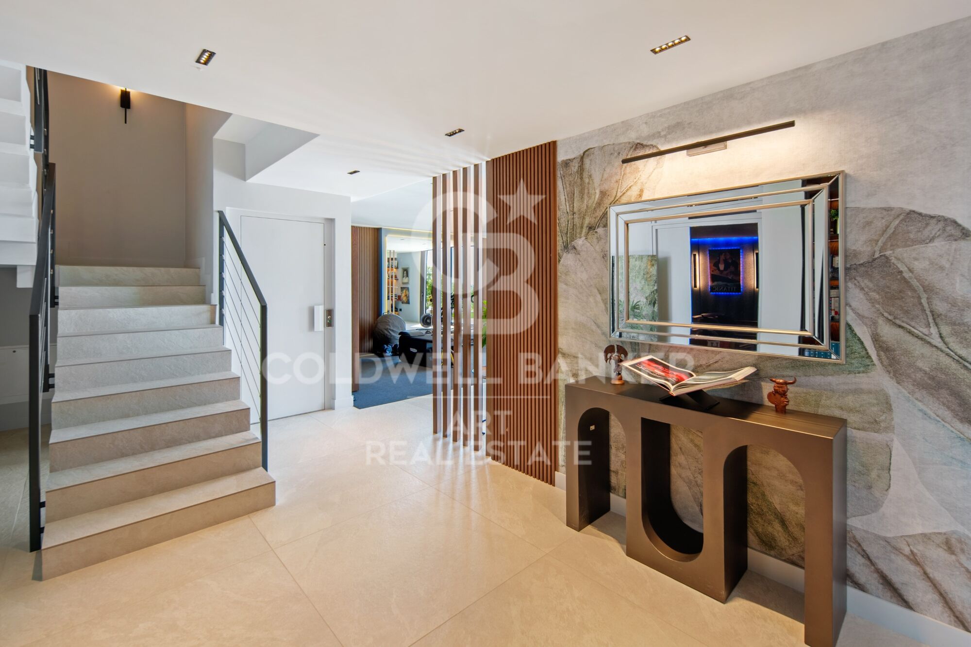 Spectaculaire villa sur plan, située dans l'enclave exclusive de La Mairena, Marbella