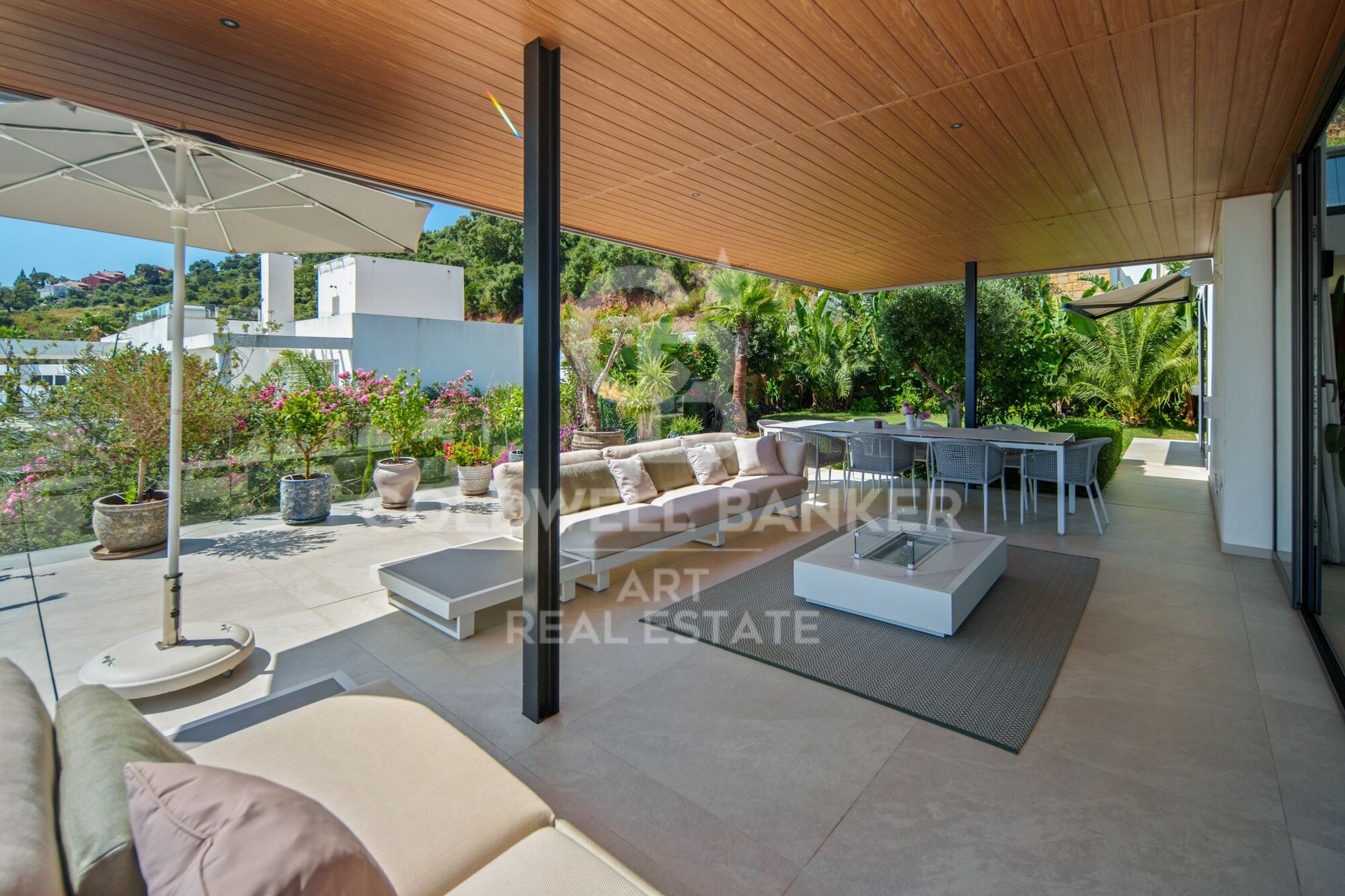 Spectaculaire villa sur plan, située dans l'enclave exclusive de La Mairena, Marbella