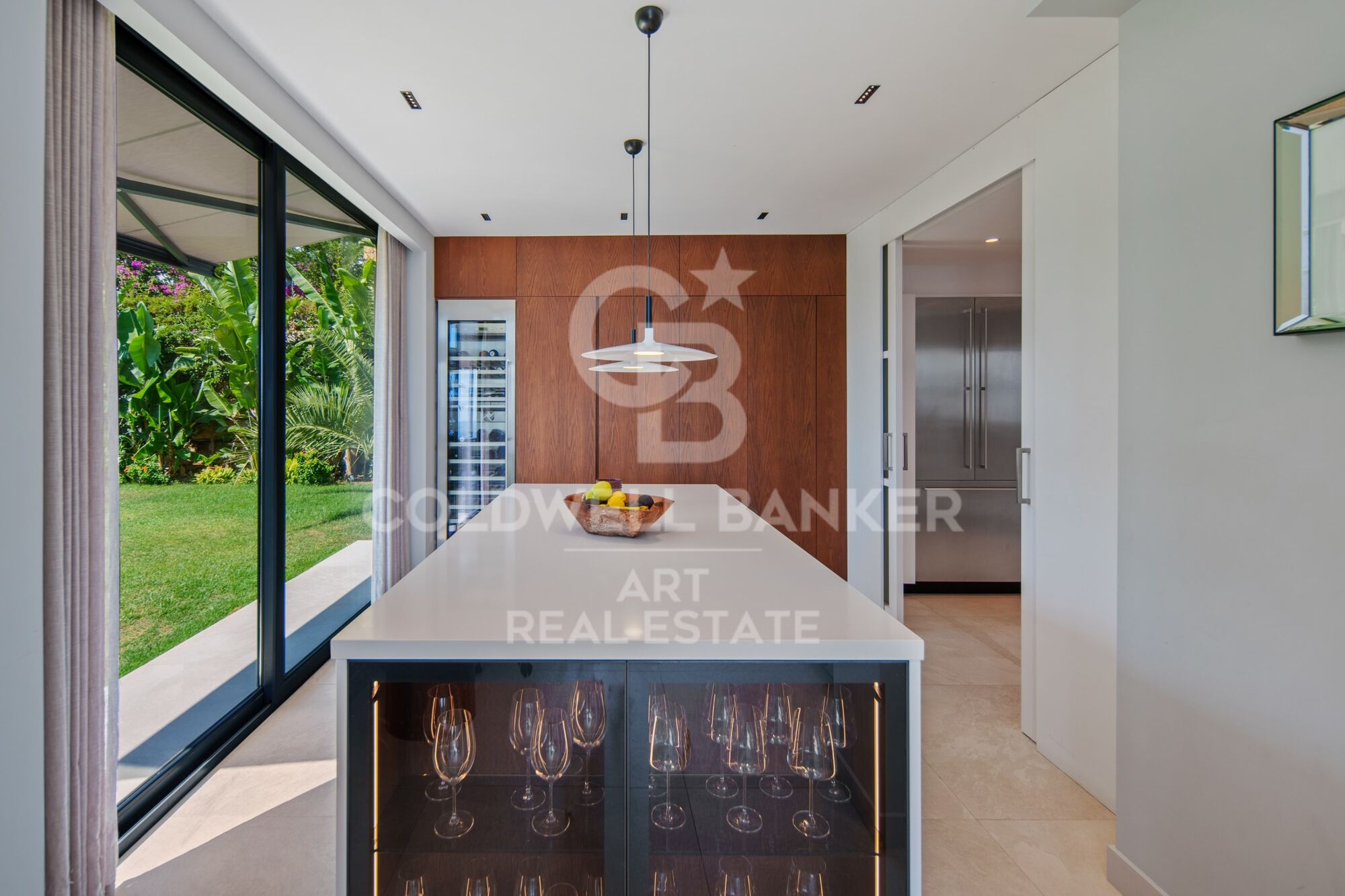 Spectacular villa on plan, located in the exclusive enclave of La Mairena, Marbella