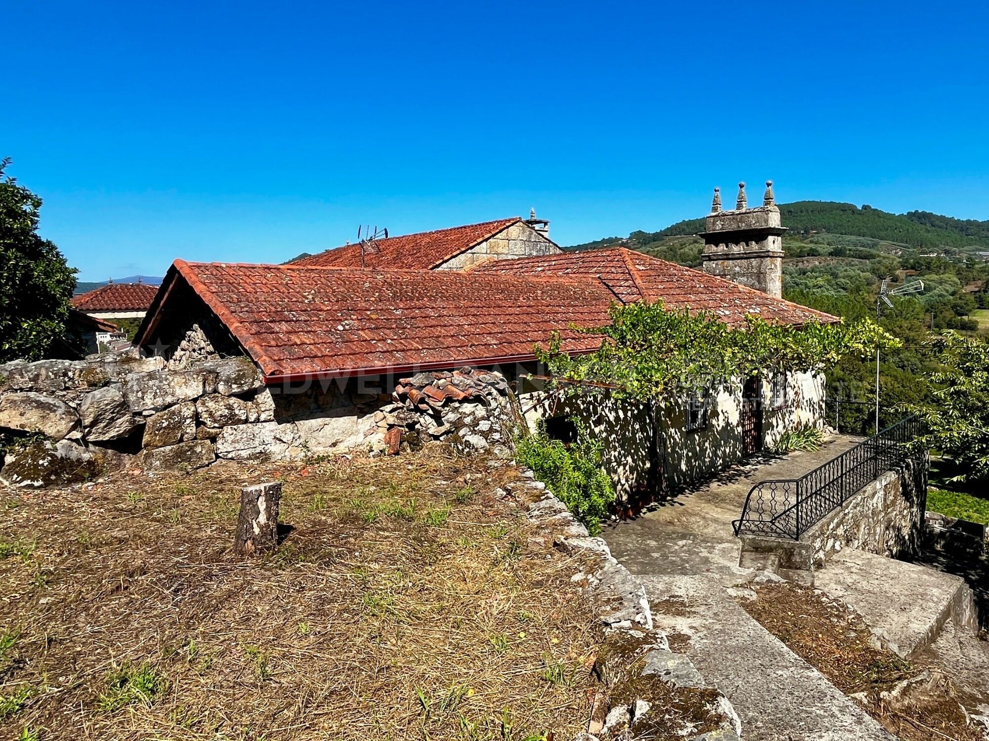 A historic haven of tranquillity just 15 minutes from Ourense.