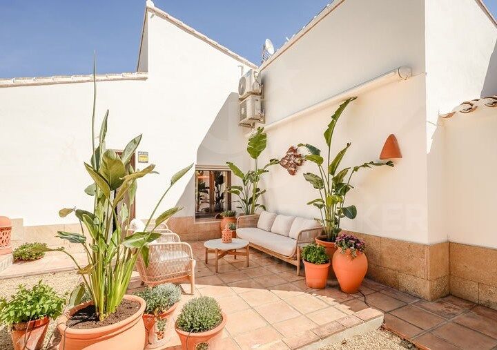 Magnifica Villa de estilo ibicenco con casa de invitados en La Lluca, Jávea