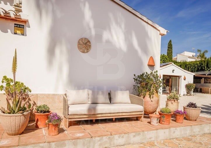 Magnifica Villa de estilo ibicenco con casa de invitados en La Lluca, Jávea