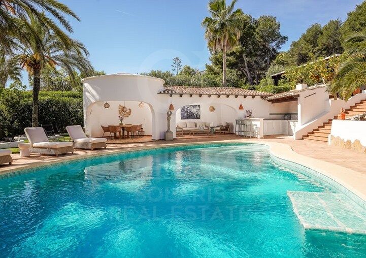 Magnifica Villa de estilo ibicenco con casa de invitados en La Lluca, Jávea