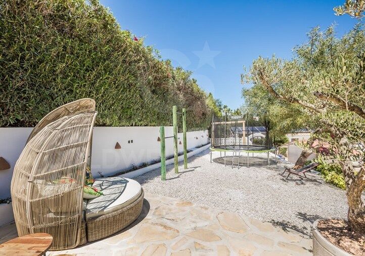 Magnifica Villa de estilo ibicenco con casa de invitados en La Lluca, Jávea