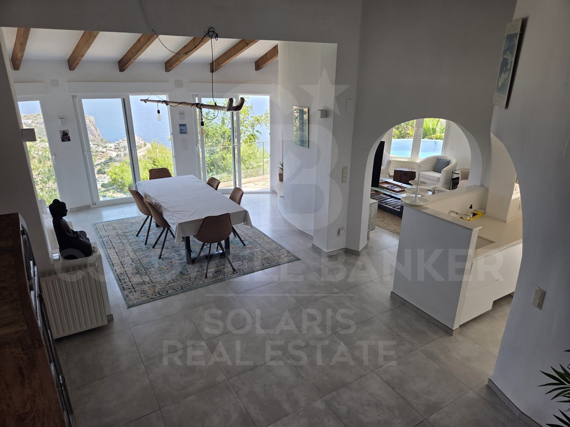Exclusiva villa con espectaculares vistas al mar, piscina infinity y orientación sureste