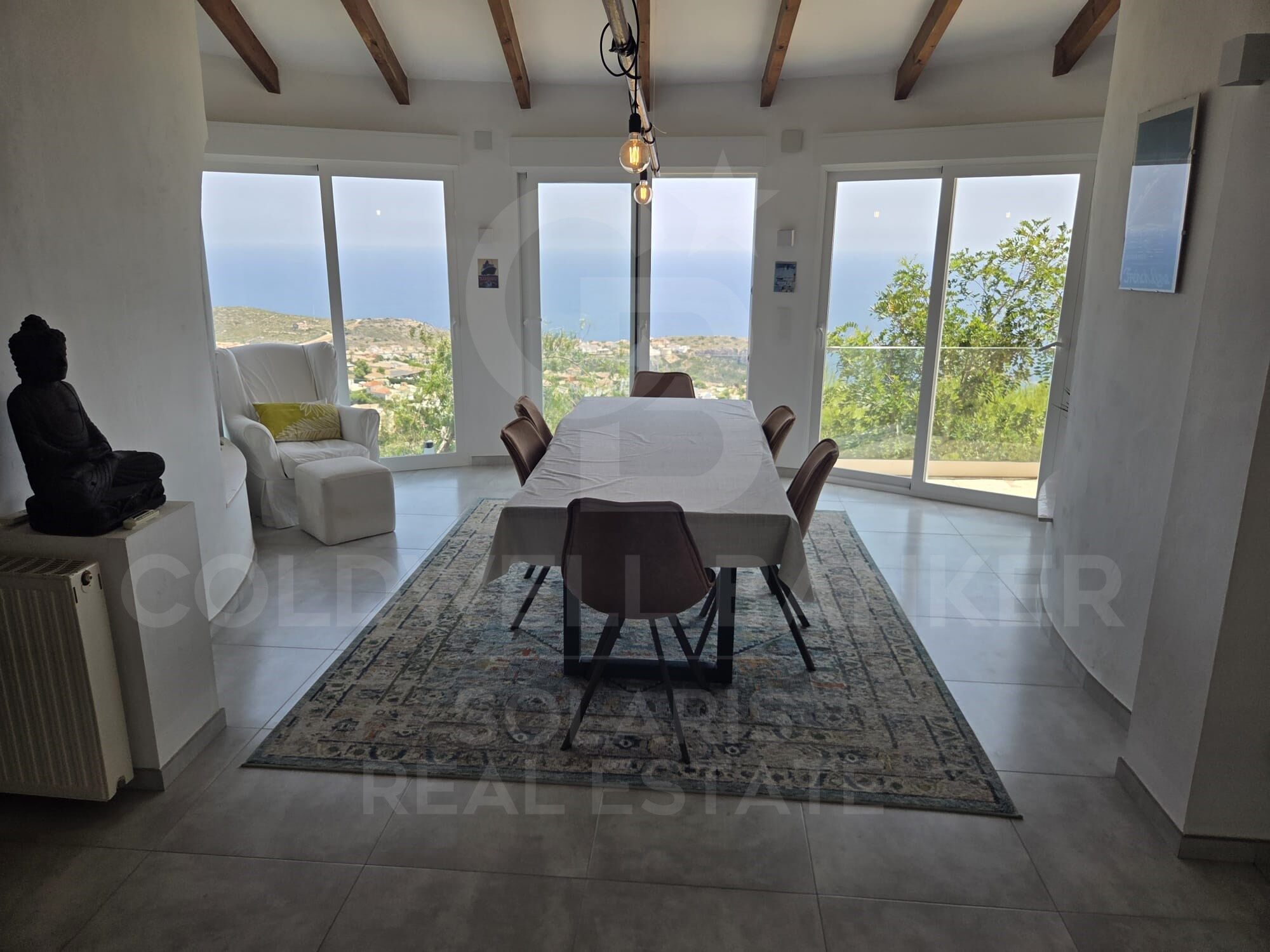 Exclusiva villa con espectaculares vistas al mar, piscina infinity y orientación sureste