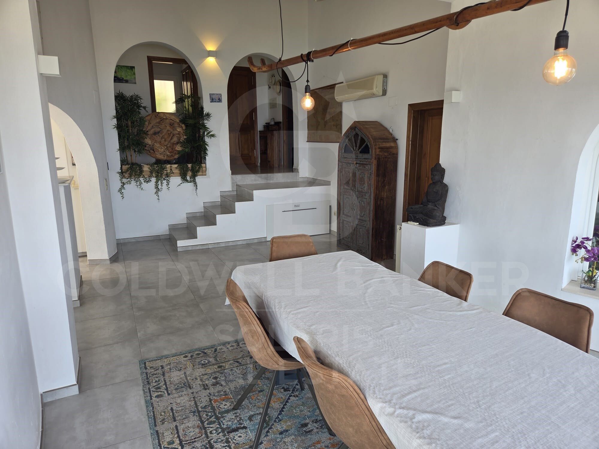 Exclusiva villa con espectaculares vistas al mar, piscina infinity y orientación sureste