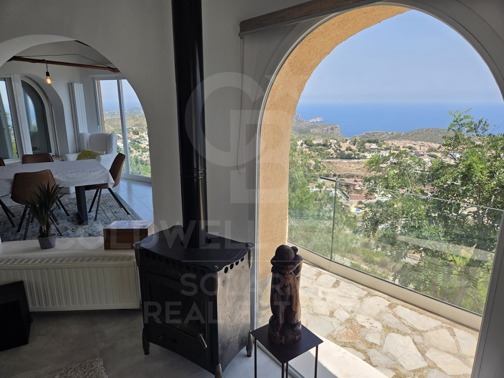 Exclusiva villa con espectaculares vistas al mar, piscina infinity y orientación sureste