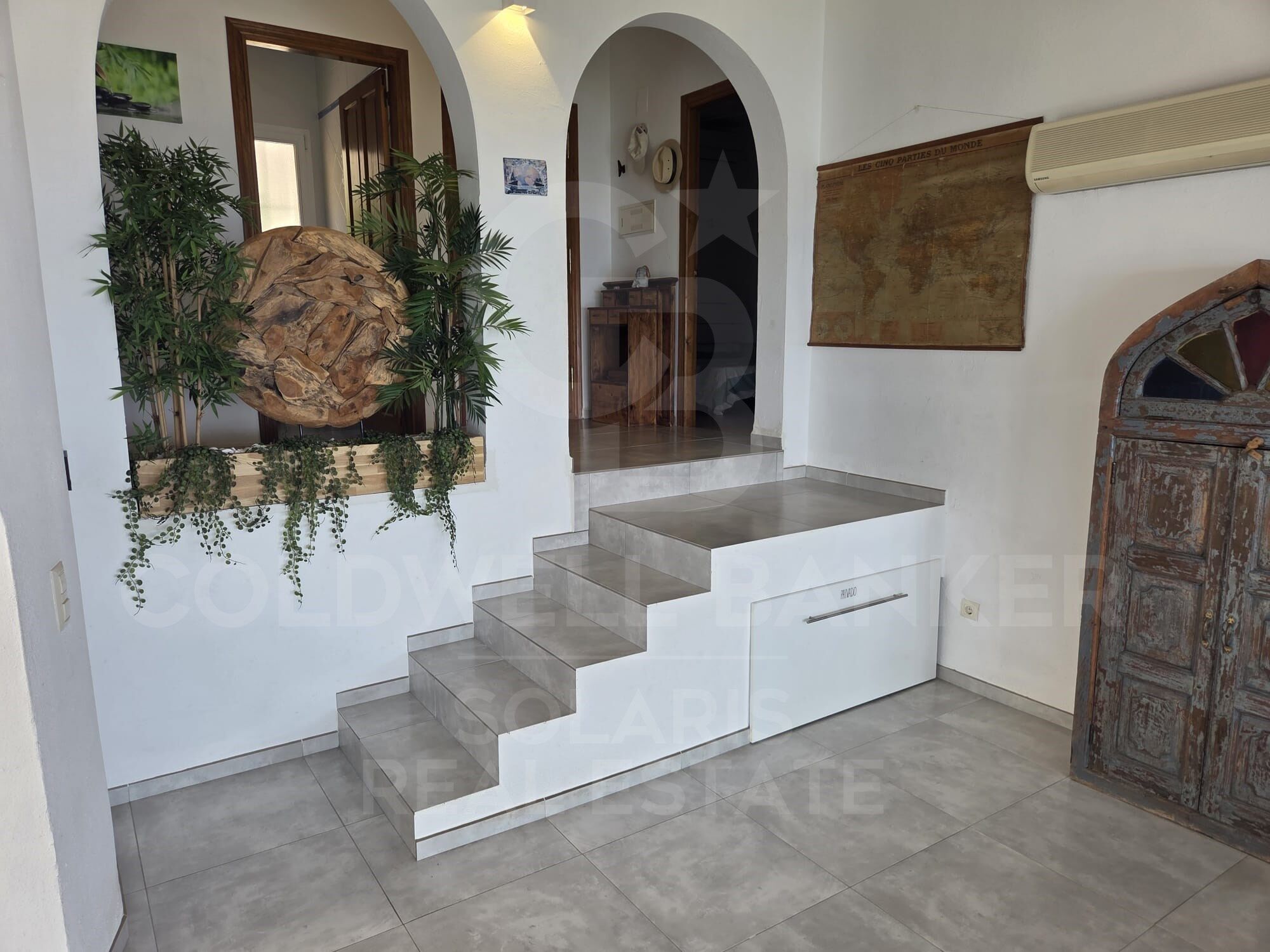 Exclusiva villa con espectaculares vistas al mar, piscina infinity y orientación sureste