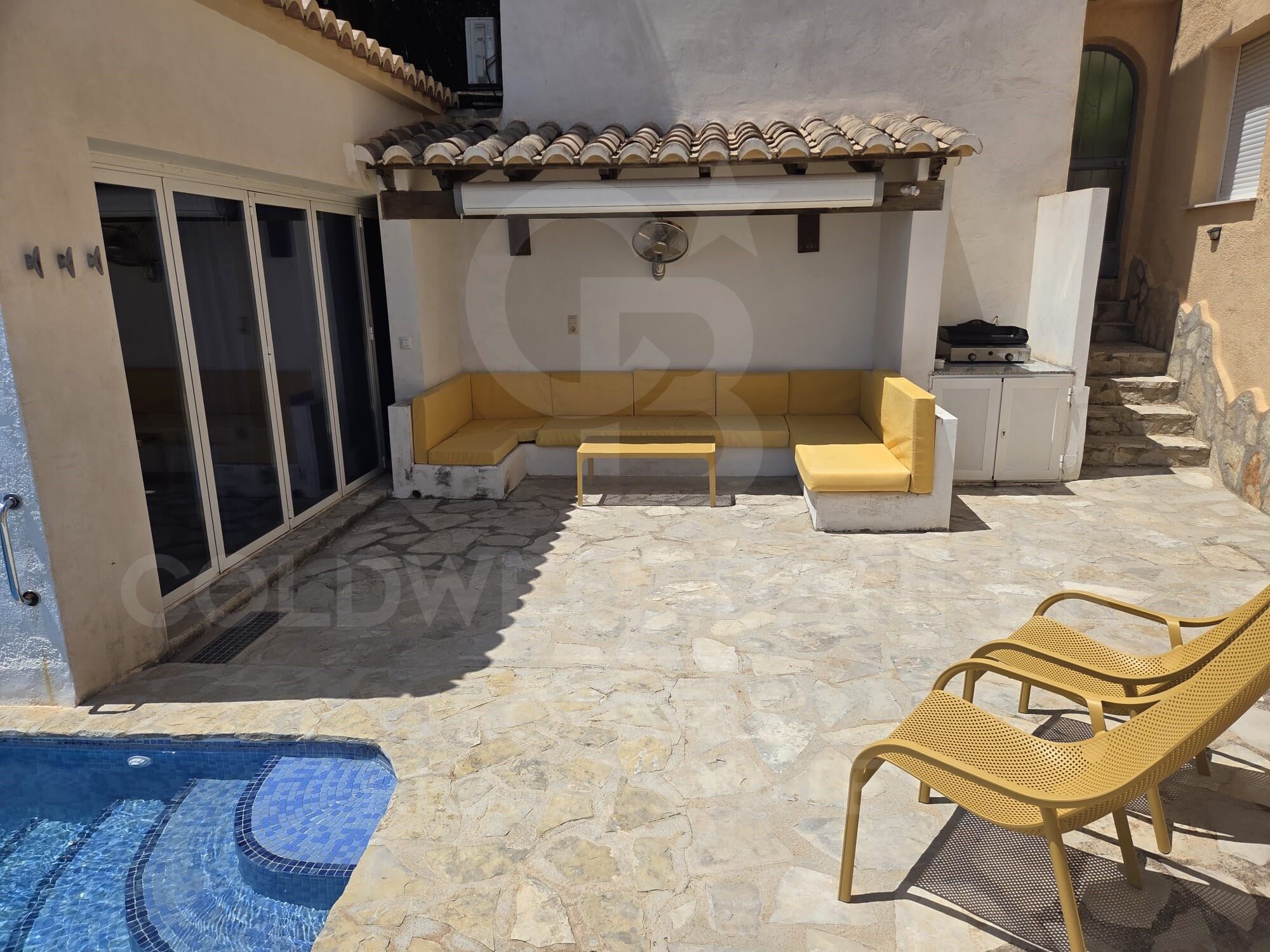 Exclusiva villa con espectaculares vistas al mar, piscina infinity y orientación sureste
