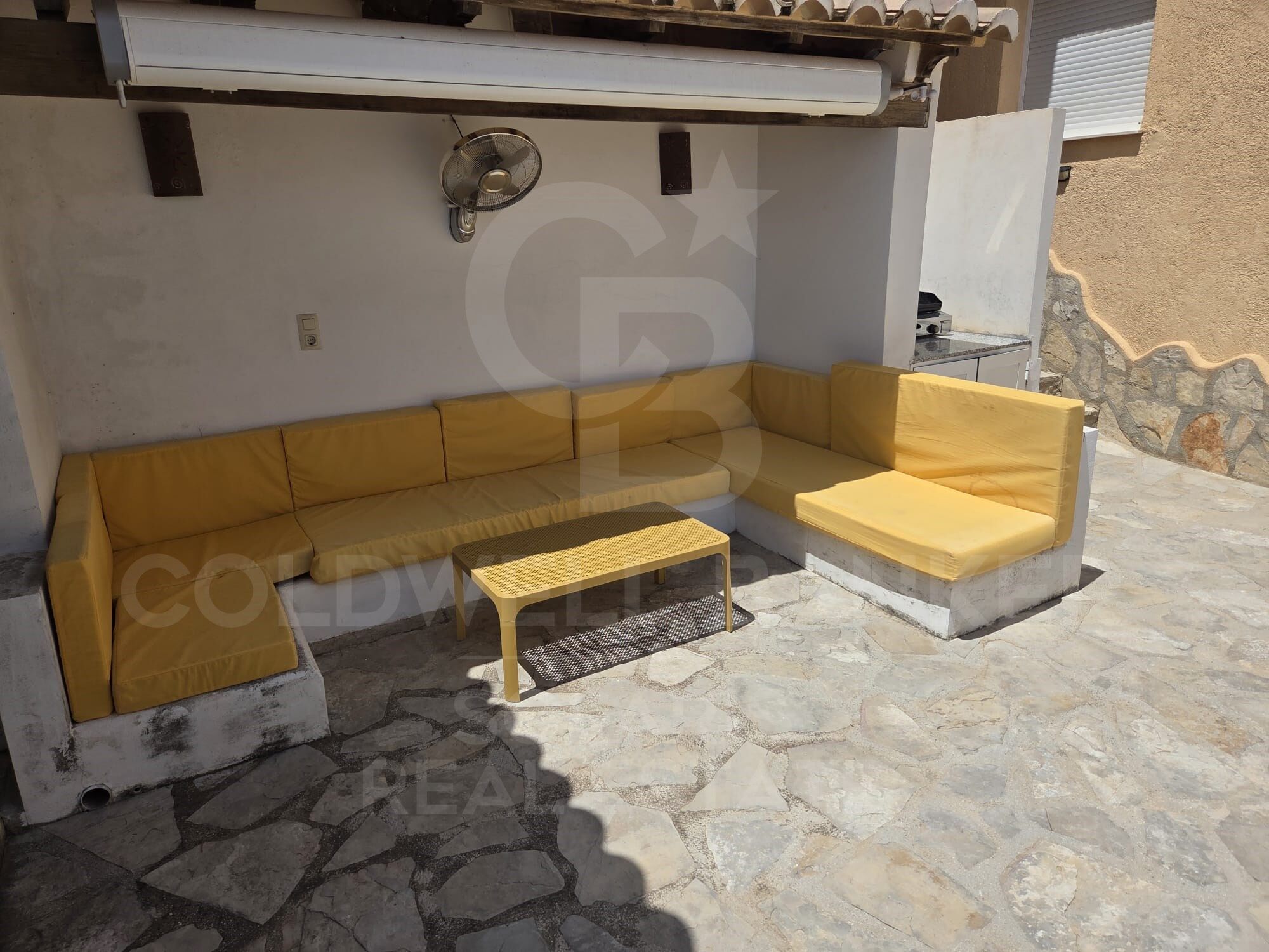 Exclusiva villa con espectaculares vistas al mar, piscina infinity y orientación sureste