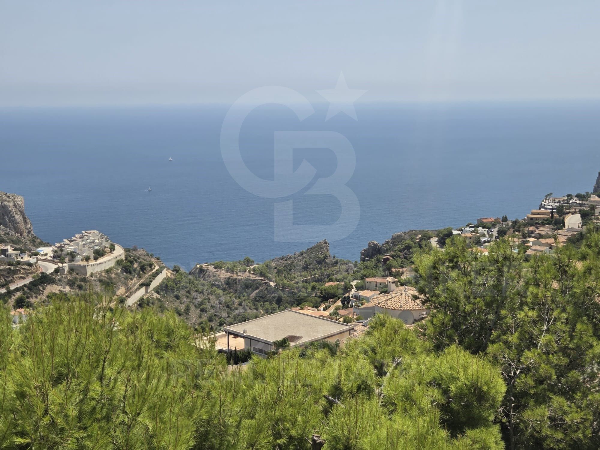 Exclusiva villa con espectaculares vistas al mar, piscina infinity y orientación sureste