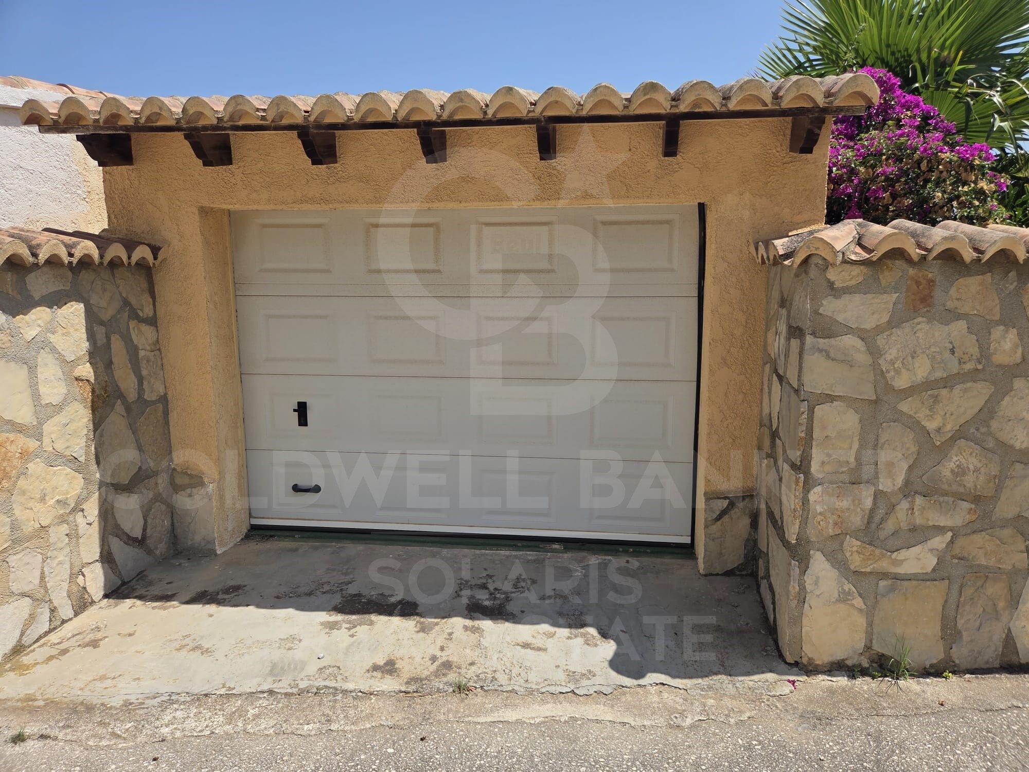 Exclusiva villa con espectaculares vistas al mar, piscina infinity y orientación sureste