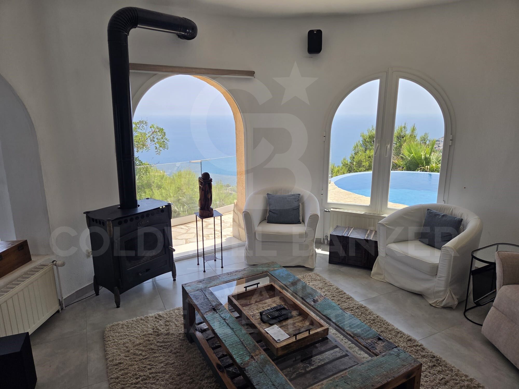 Exclusive villa with spectacular sea views, infinity pool and southeast orientation