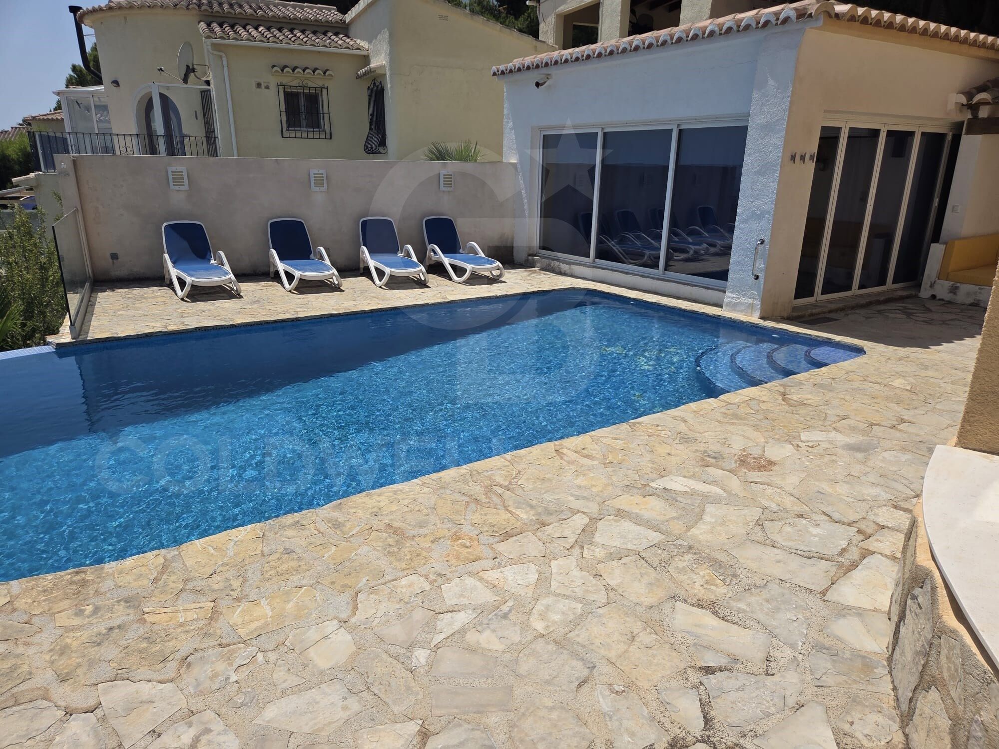 Exclusive villa with spectacular sea views, infinity pool and southeast orientation