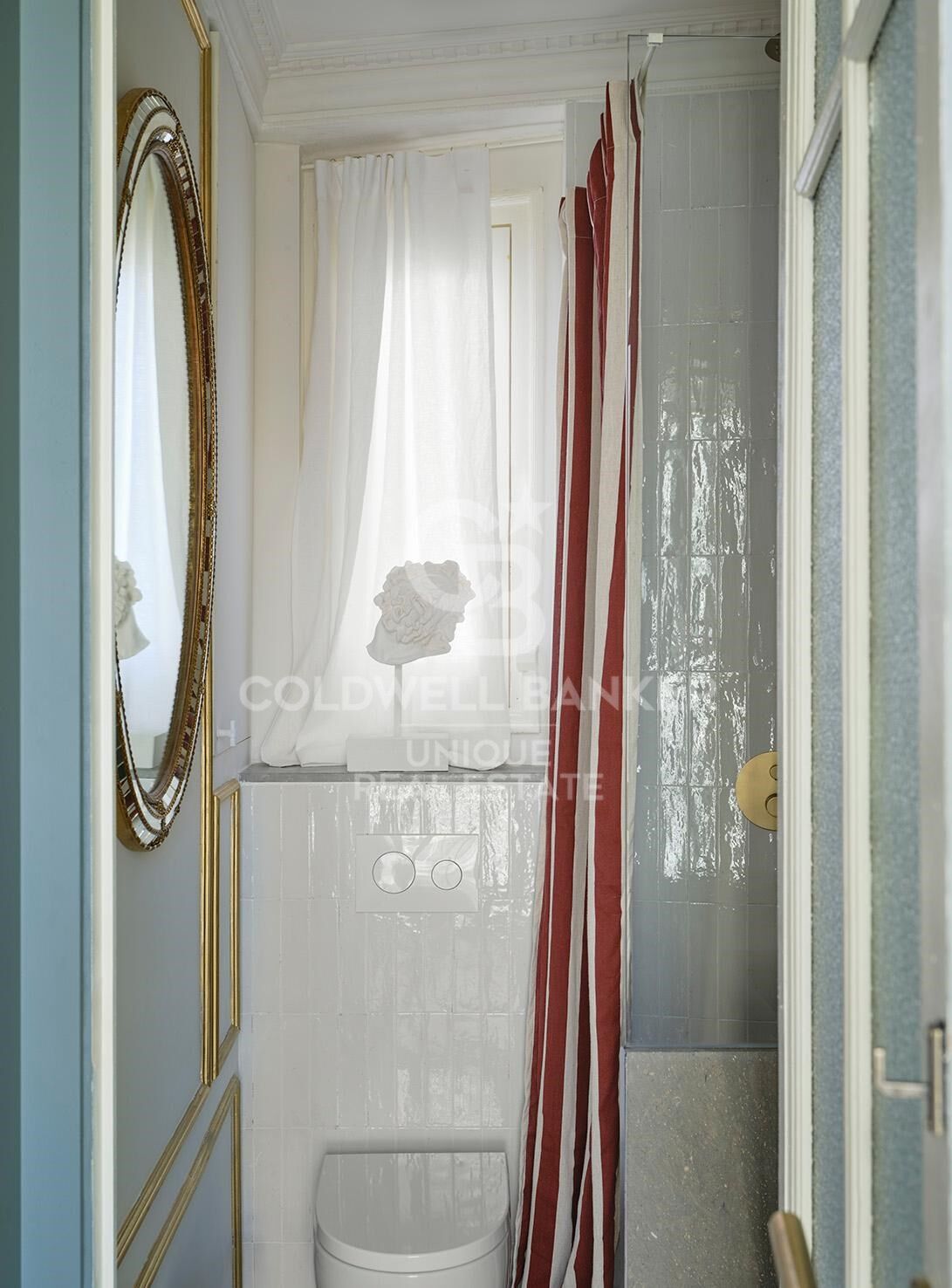 Renoviertes Penthouse mit zwei Schlafzimmern und Terrasse in Justicia
