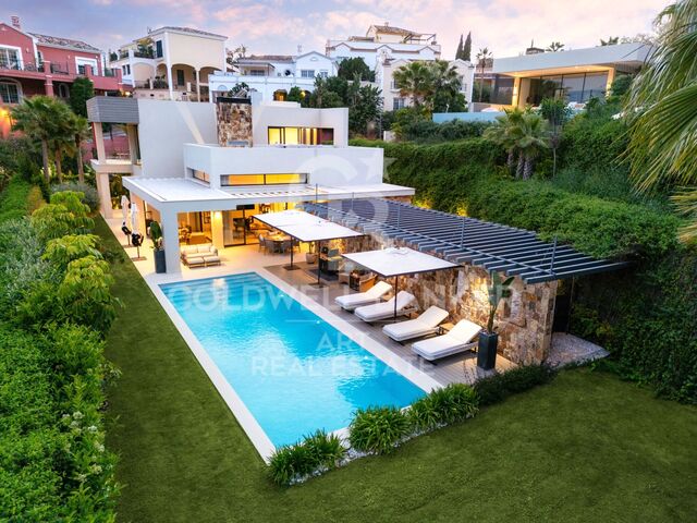 Contemporary New-Build Villa in Nueva Andalucía with Sea Views
