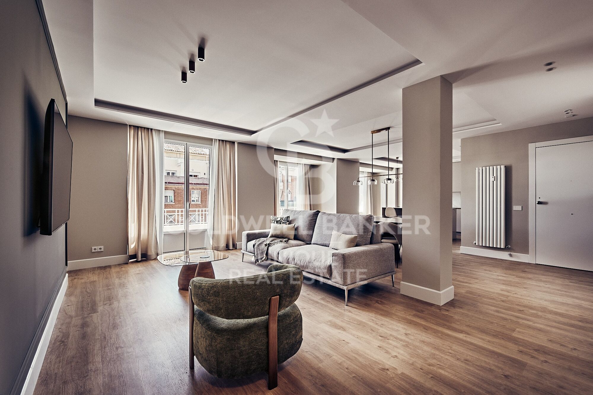 Appartement de 4 chambres avec balcons à Goya