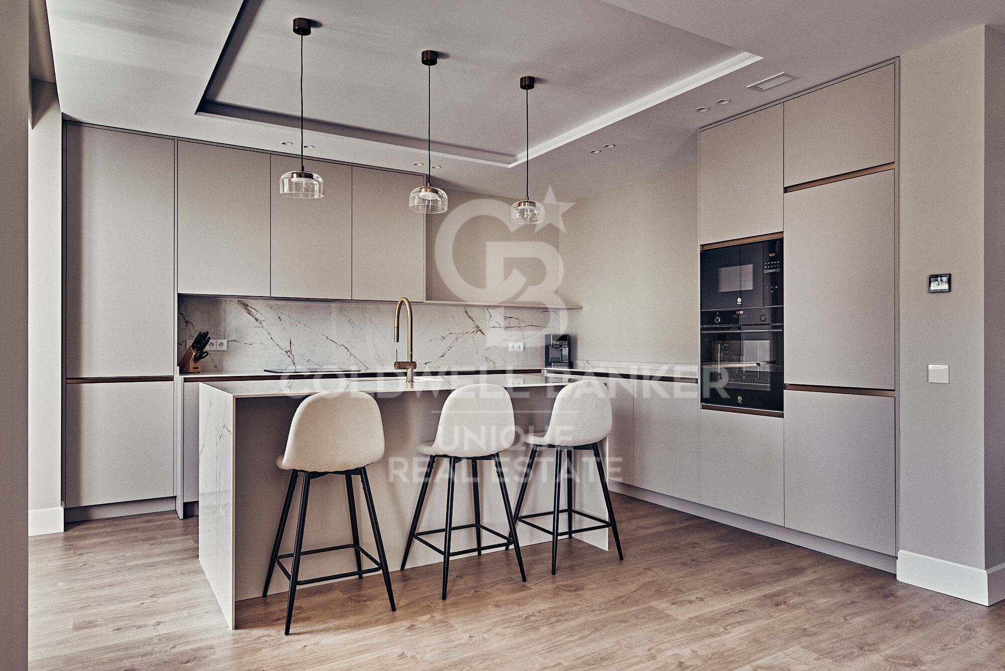 Appartement de 4 chambres avec balcons à Goya