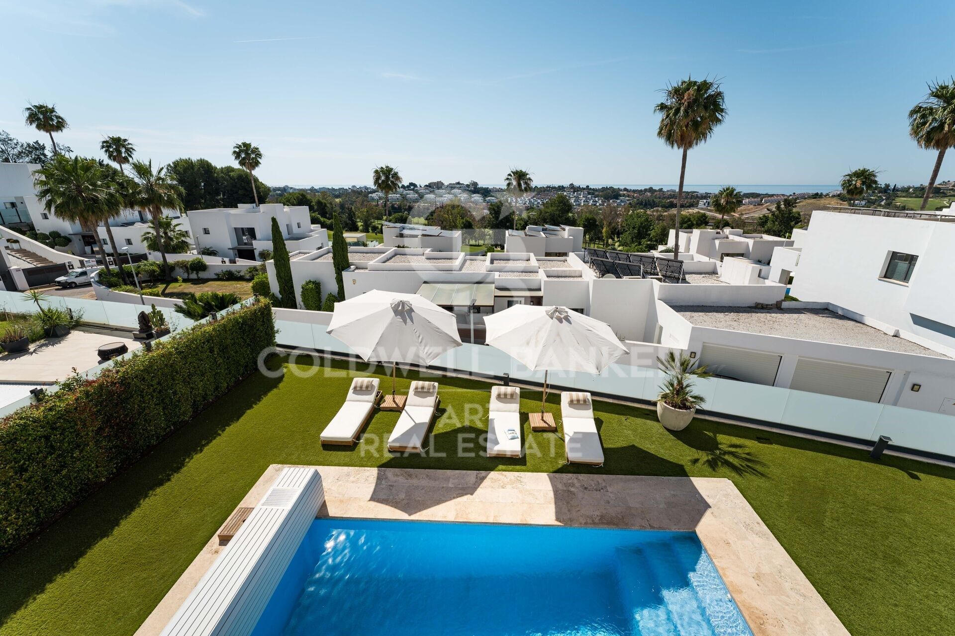 Villa contemporaine en première ligne de golf à Atalaya- Estepona