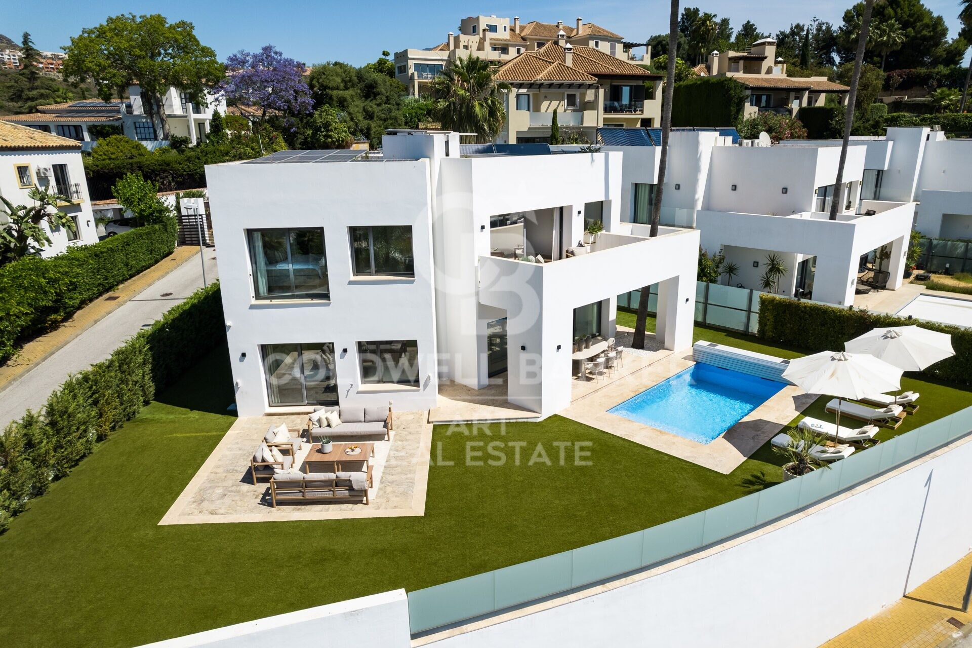 Villa contemporaine en première ligne de golf à Atalaya- Estepona