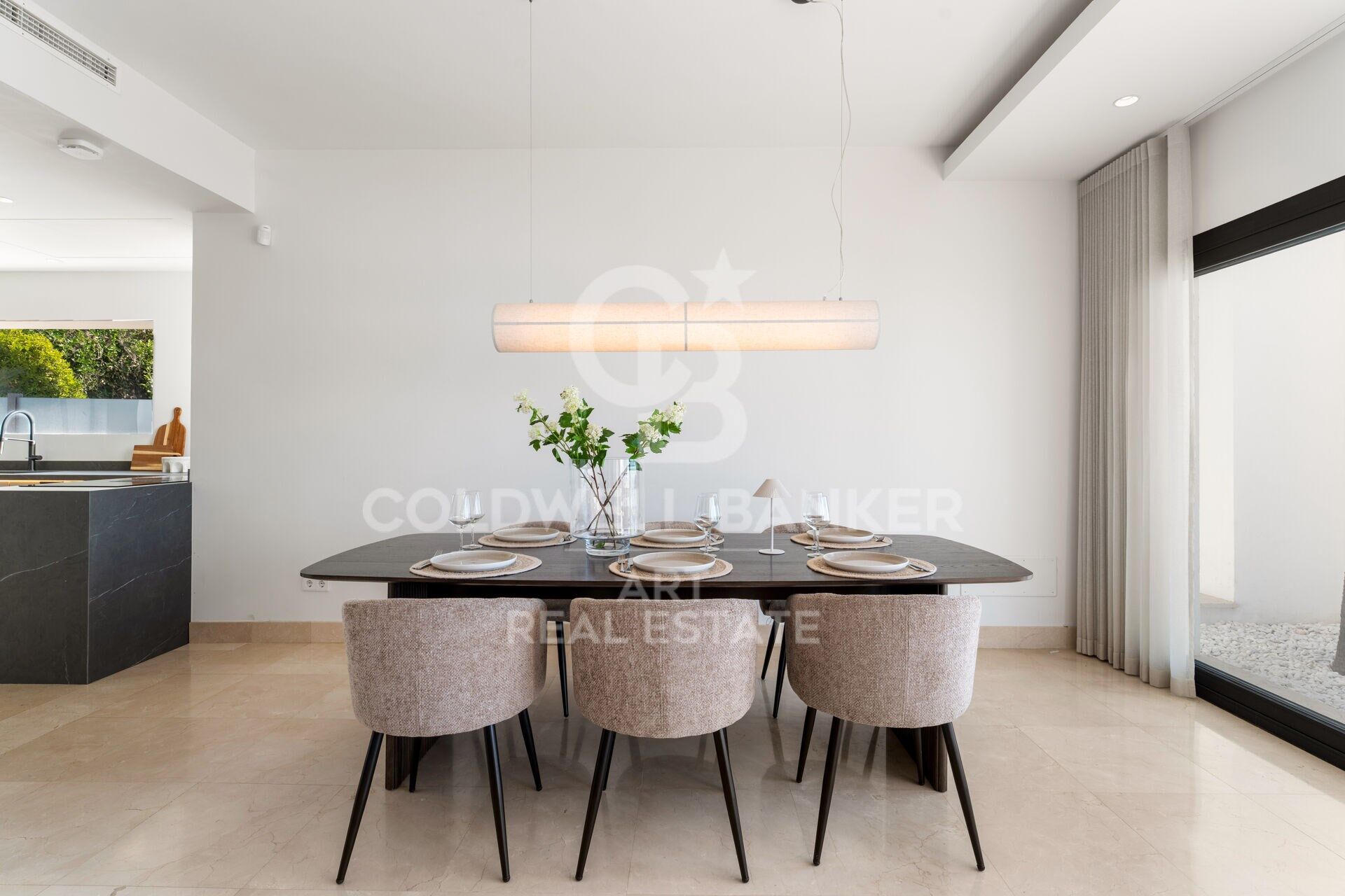 Contemporary villa on the first line of Golf in Atalaya- Estepona