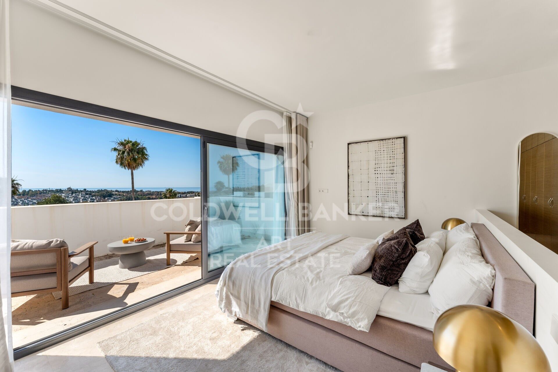 Contemporary villa on the first line of Golf in Atalaya- Estepona