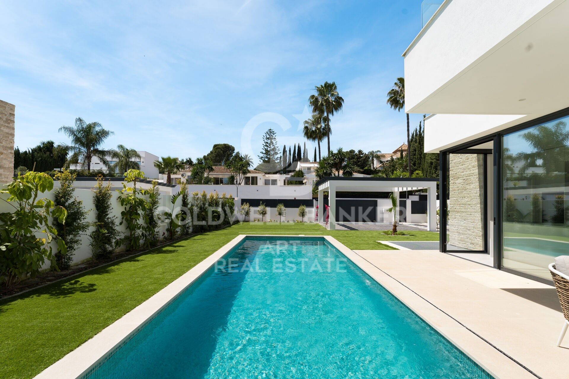 Moderne Villa mit Solarium in Estepona