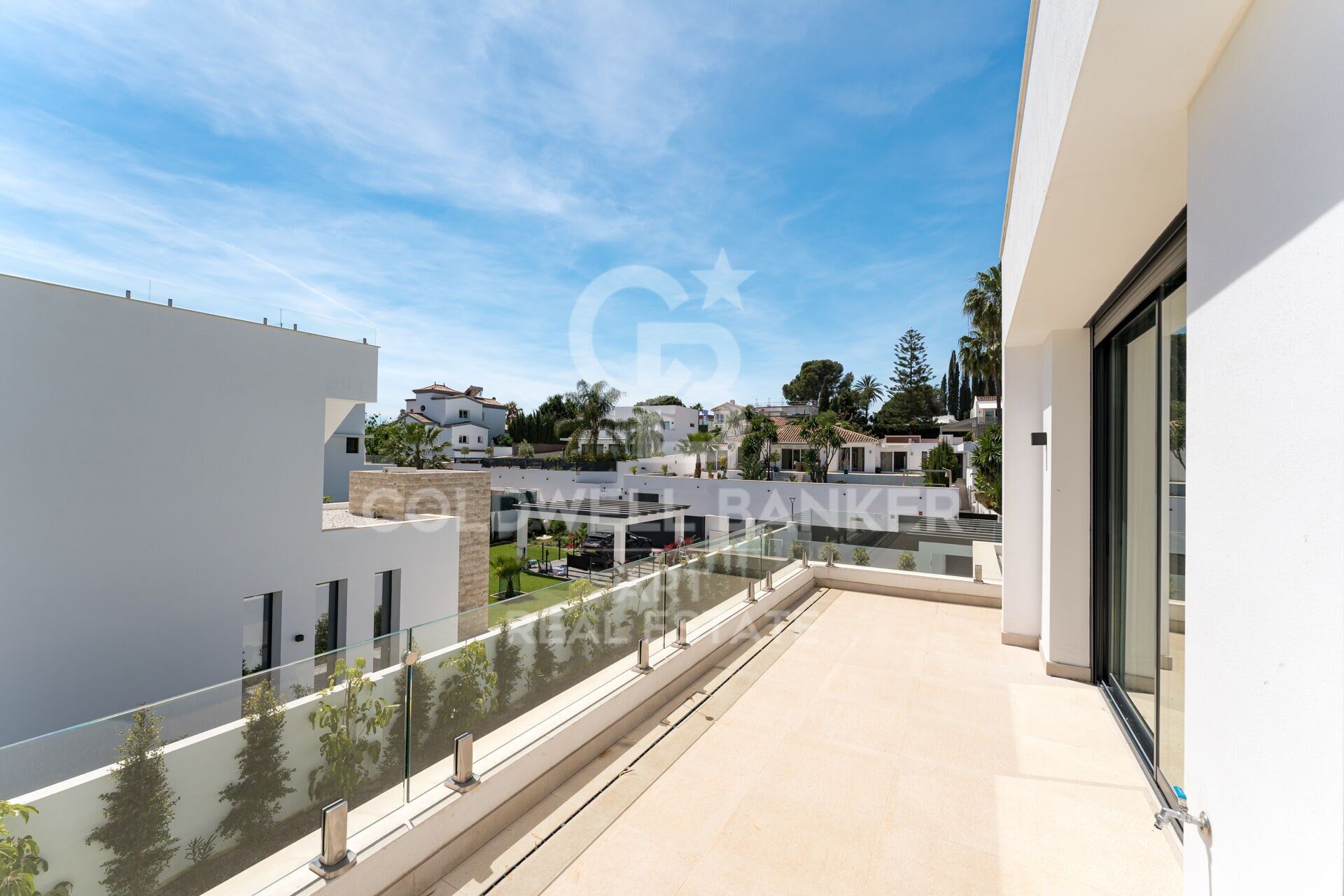 Moderne Villa mit Solarium in Estepona
