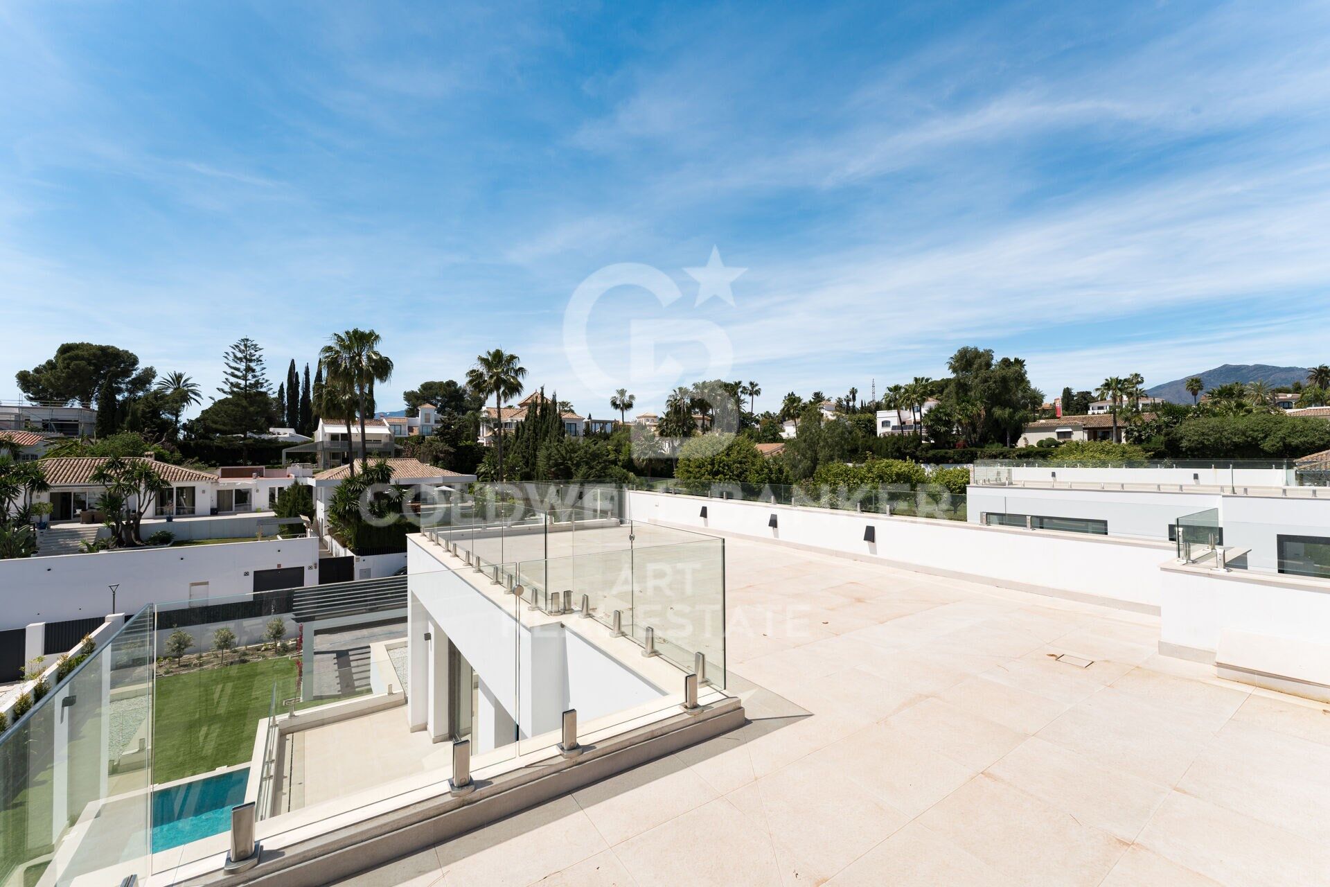 Moderne Villa mit Solarium in Estepona