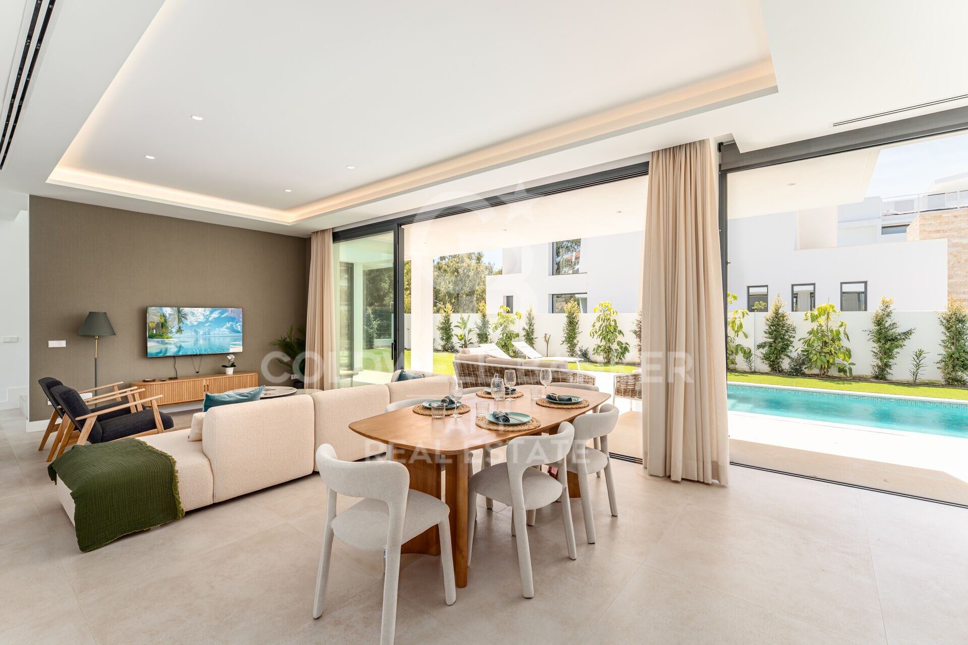 Modern villa with solarium in Estepona
