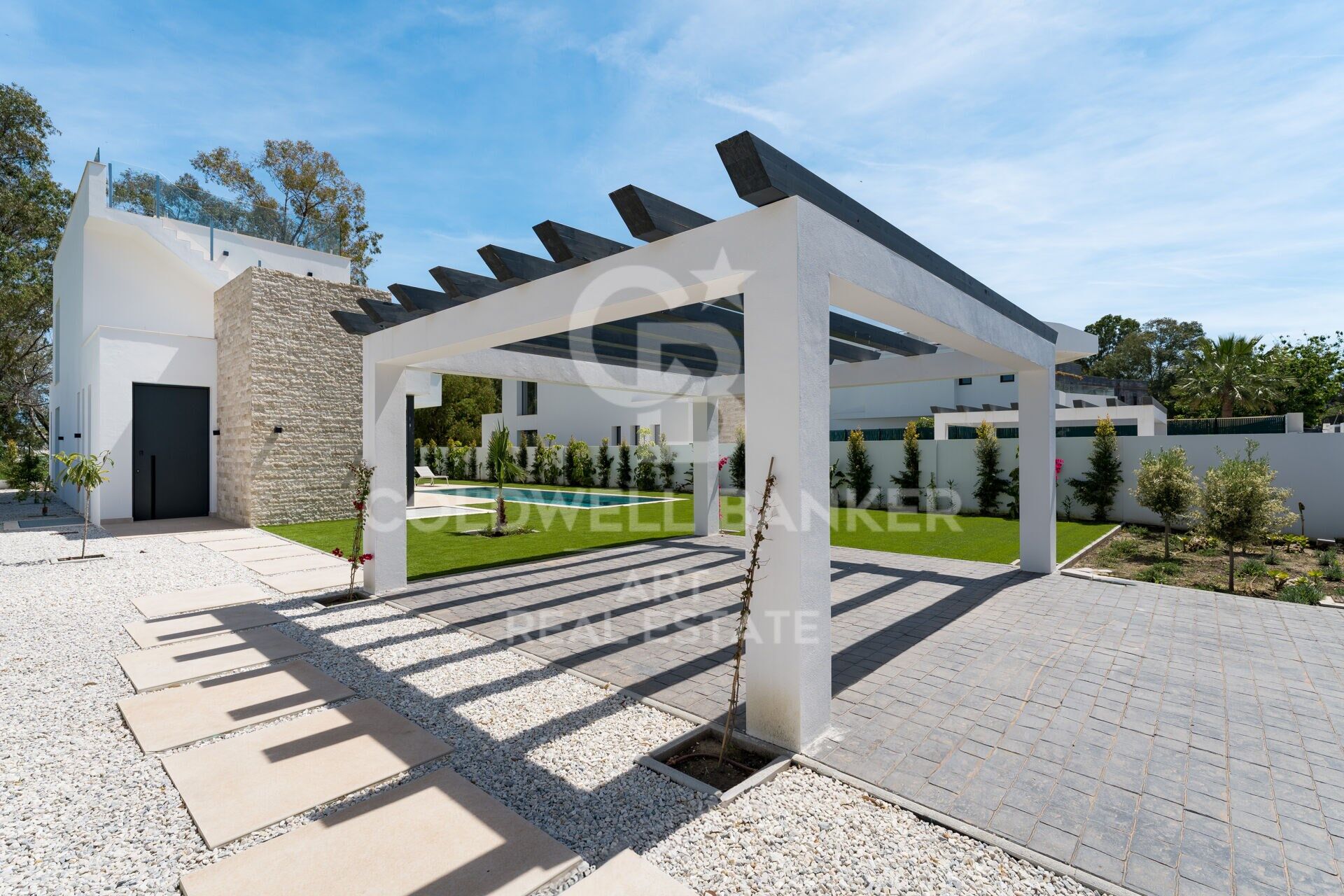 Modern villa with solarium in Estepona