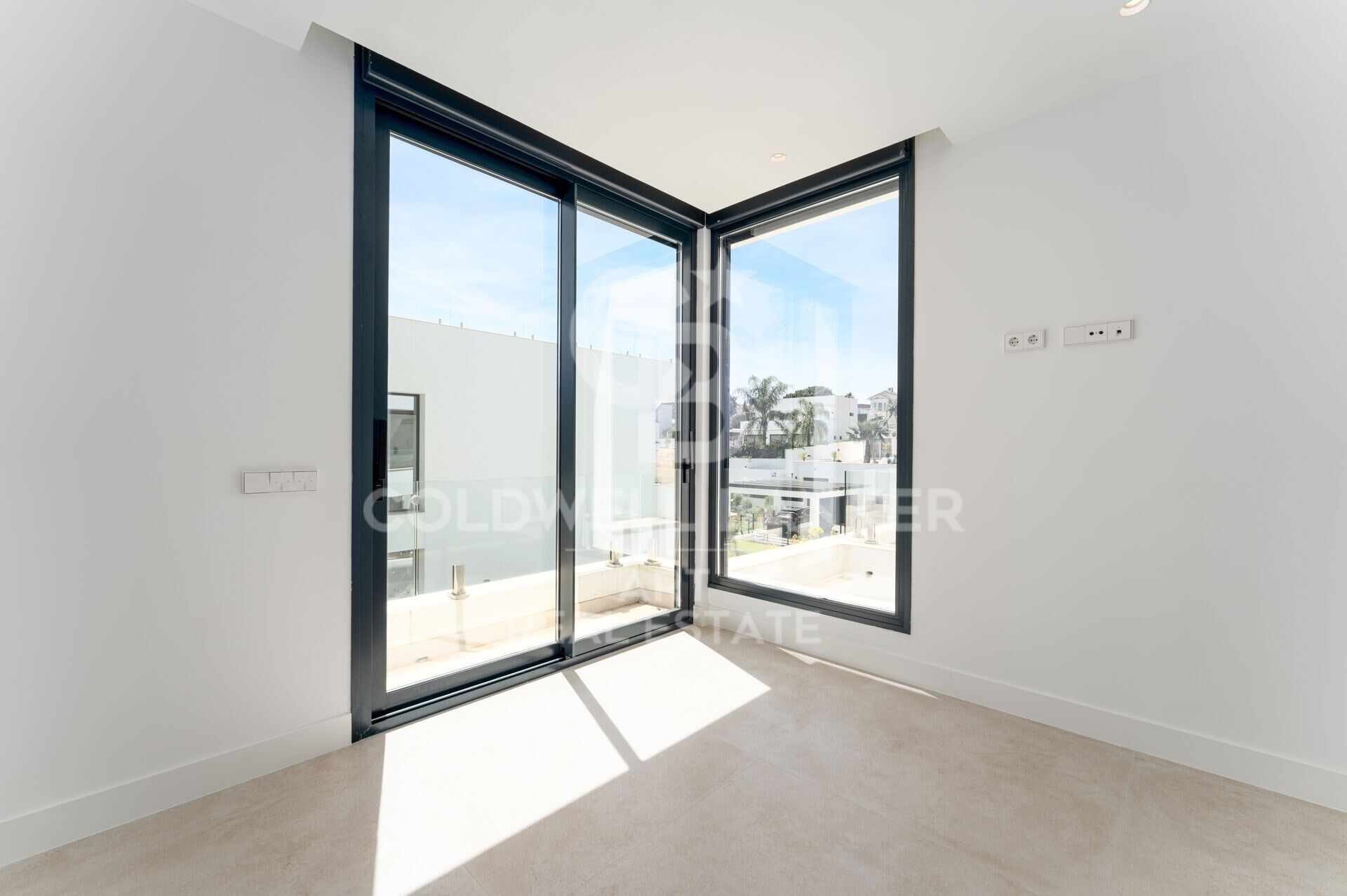 Modern villa with solarium in Estepona