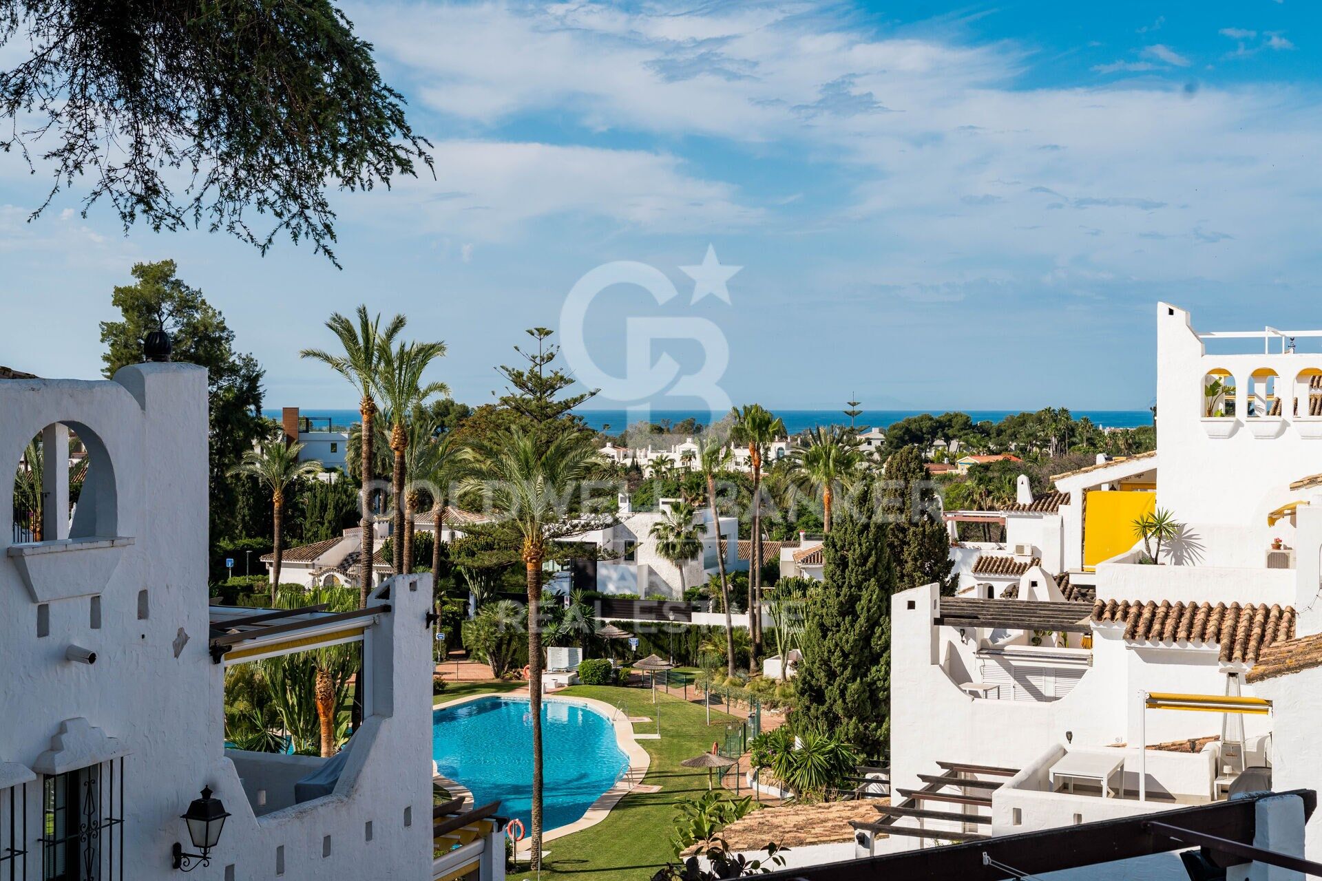 Komplett renovierte Wohnung mit einer privilegierten Lage in Nueva Andalucía