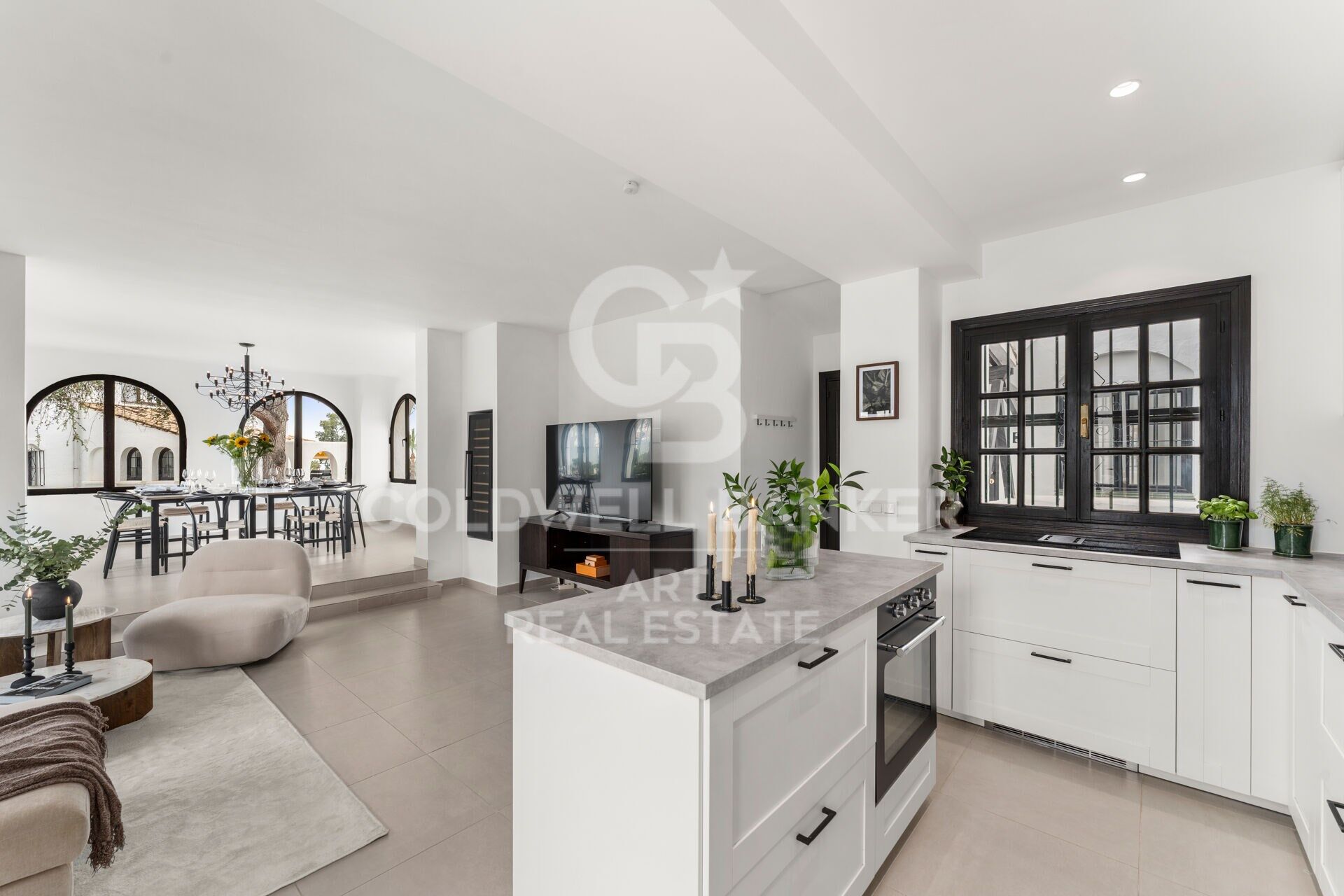 Appartement entièrement rénové avec un emplacement privilégié à Nueva Andalucía