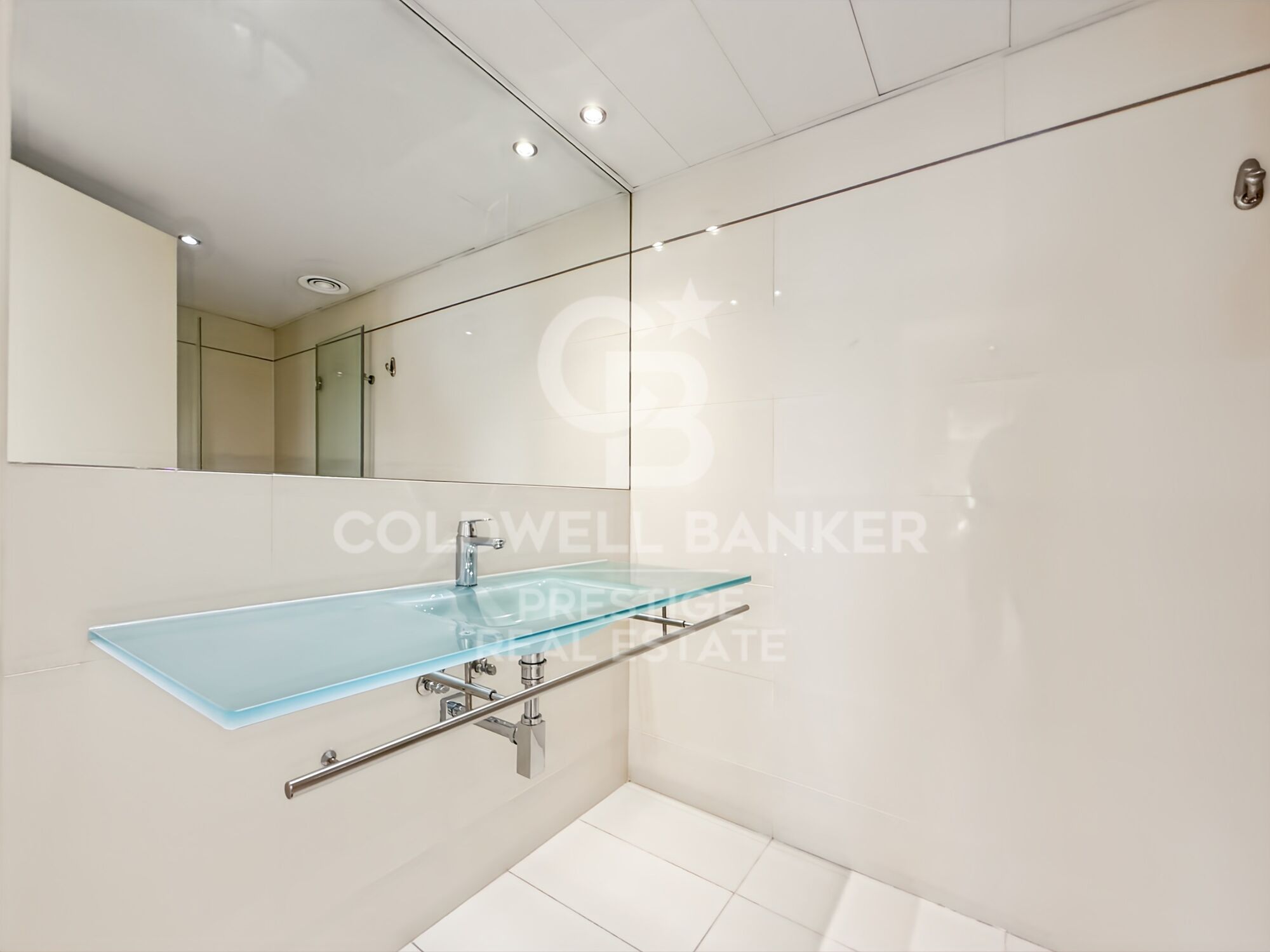 Luxus-Duplex-Penthouse mit privatem Pool direkt am Meer