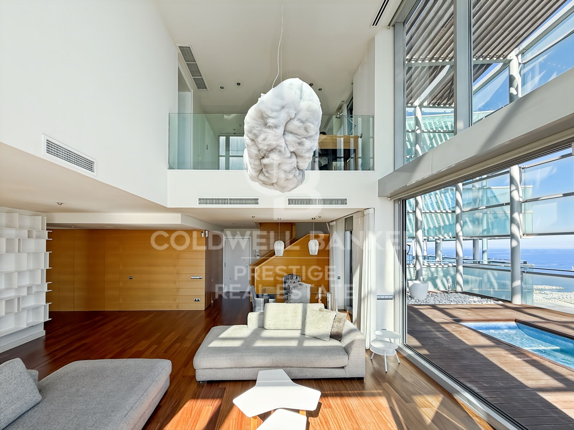Penthouse duplex de luxe avec piscine privée en front de mer