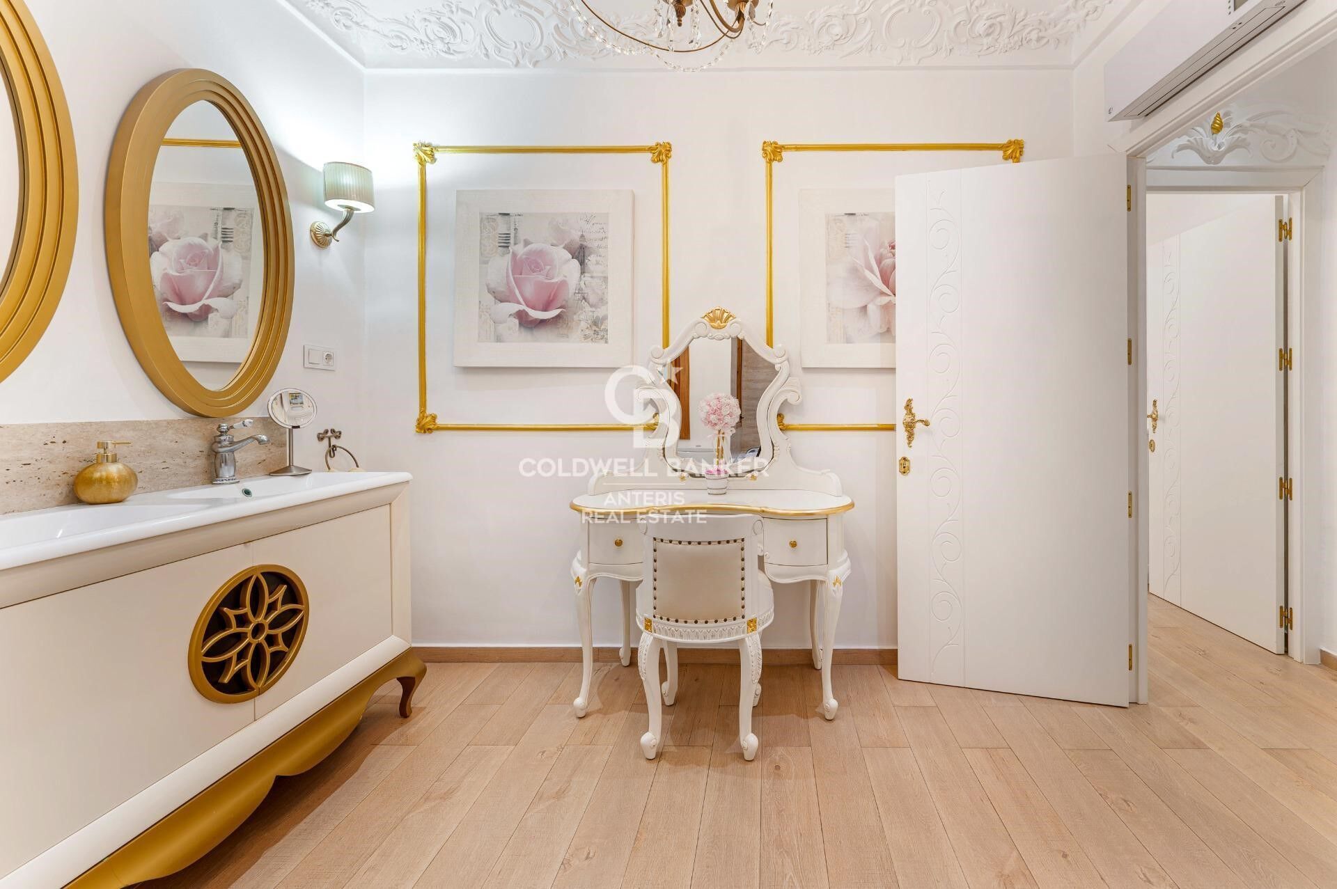 200 m² Triplex with Two Private Terraces and Private Lift in a Period Building near Montjuïc