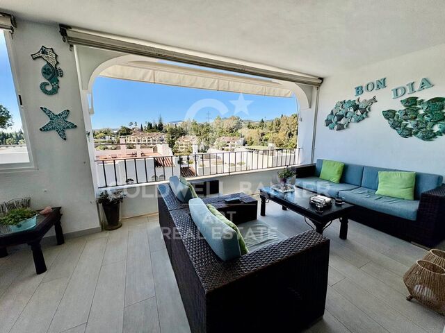 Apartamento de 2 dormitorios completamente reformado en Los Balcones de La Quinta, Benahavís