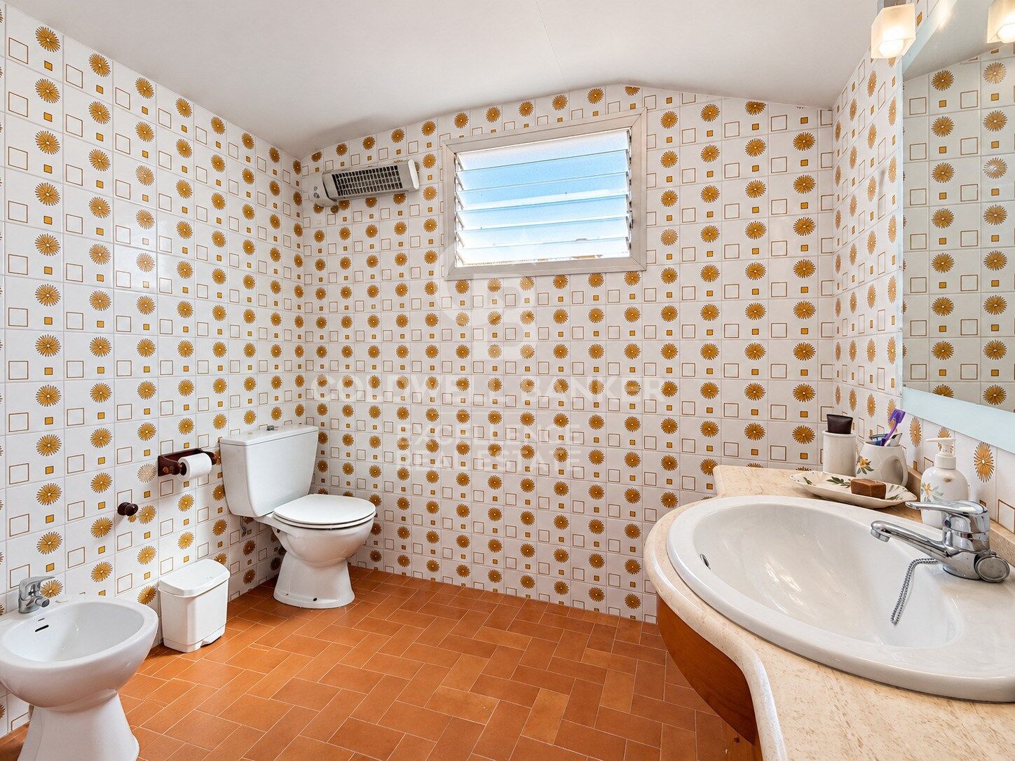 Traditional house with patio and Mediterranean charm for rent in Alginet, Valencia