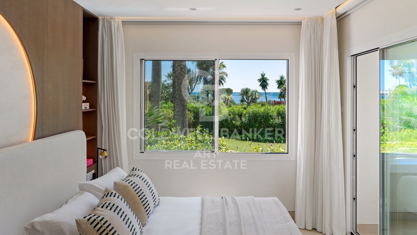 Beautiful apartment located on the beachfront in Costalita- Estepona