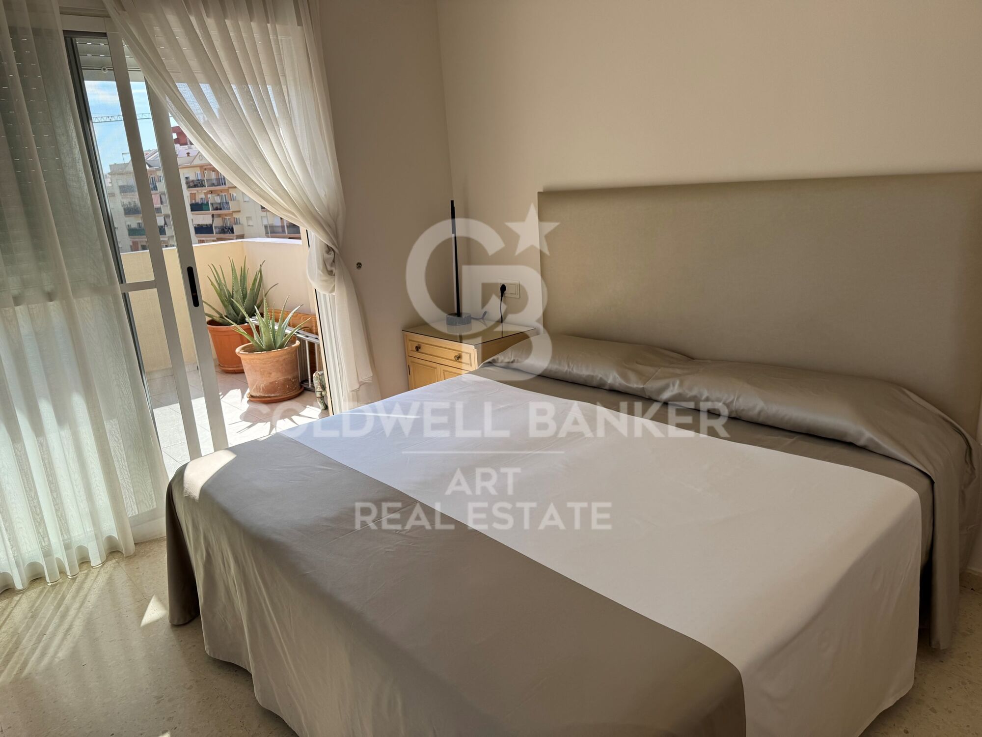 Spectaculaire penthouse de 4 chambres dans le centre d'Estepona