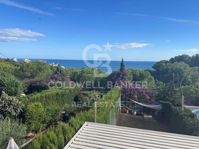 Adosado con encanto y vistas al mar en Seghers, Estepona