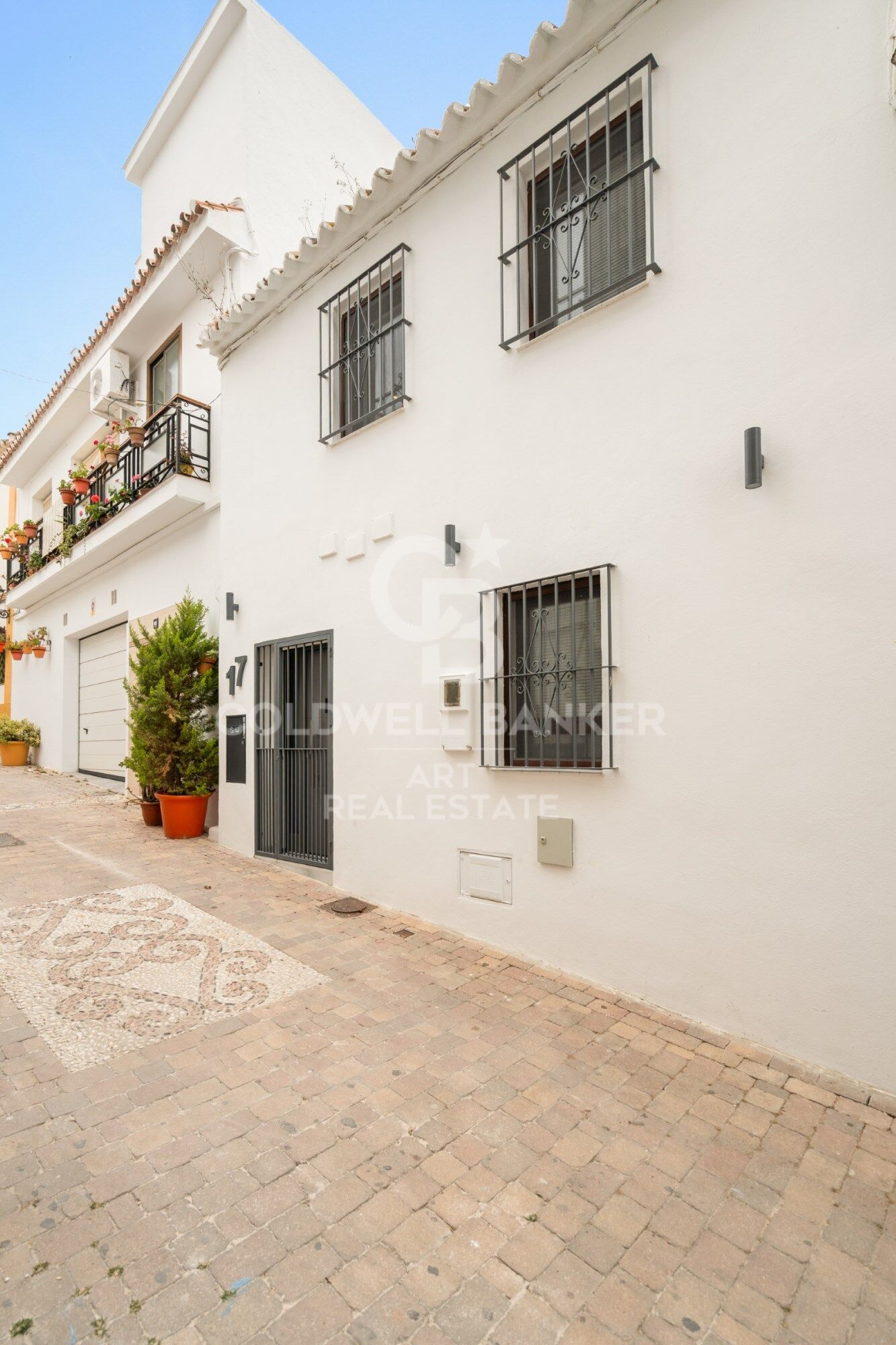 Casa adosada completamente renovada en el casco antiguo de Estepona