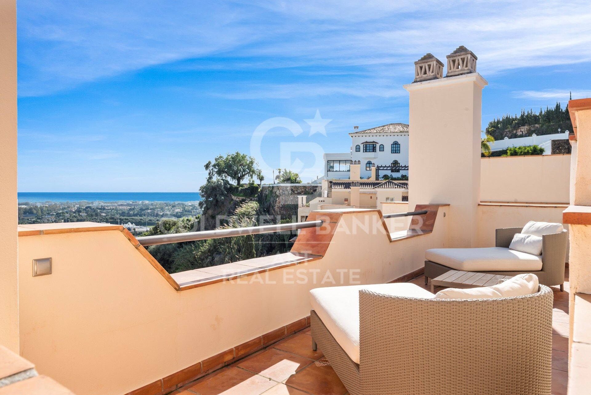 Top quality 4 bedroom penthouse in Altos de los Almendros, Benahavís