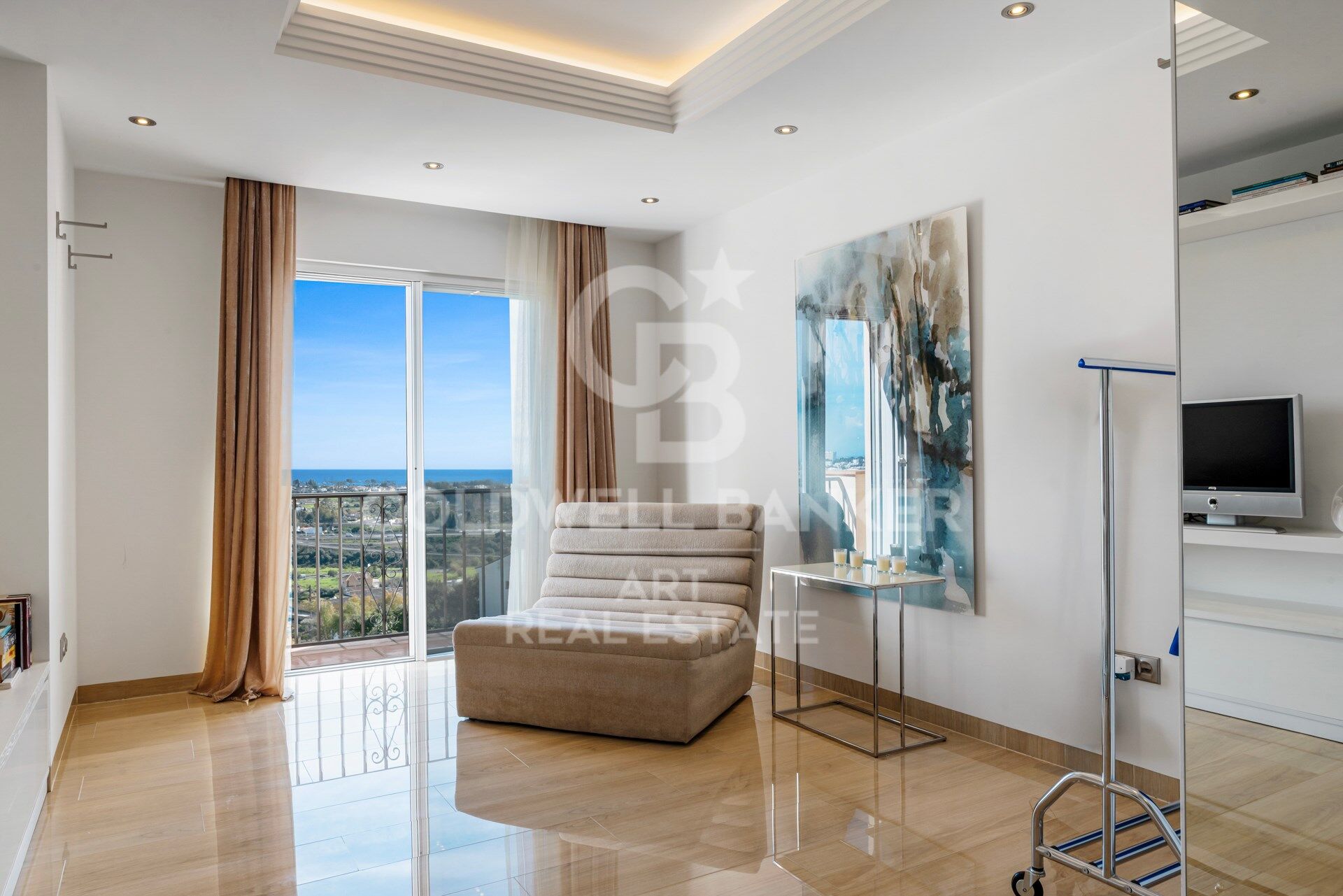Top quality 4 bedroom penthouse in Altos de los Almendros, Benahavís