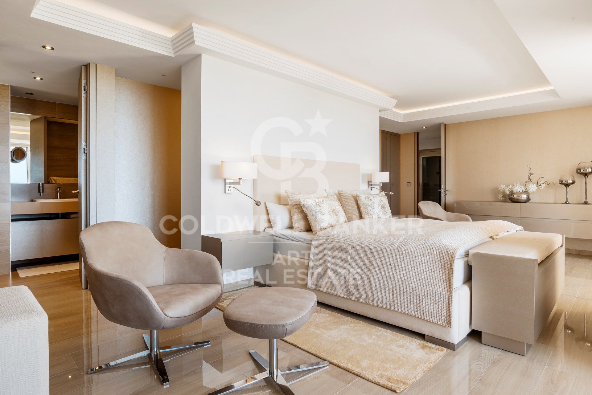 Top quality 4 bedroom penthouse in Altos de los Almendros, Benahavís
