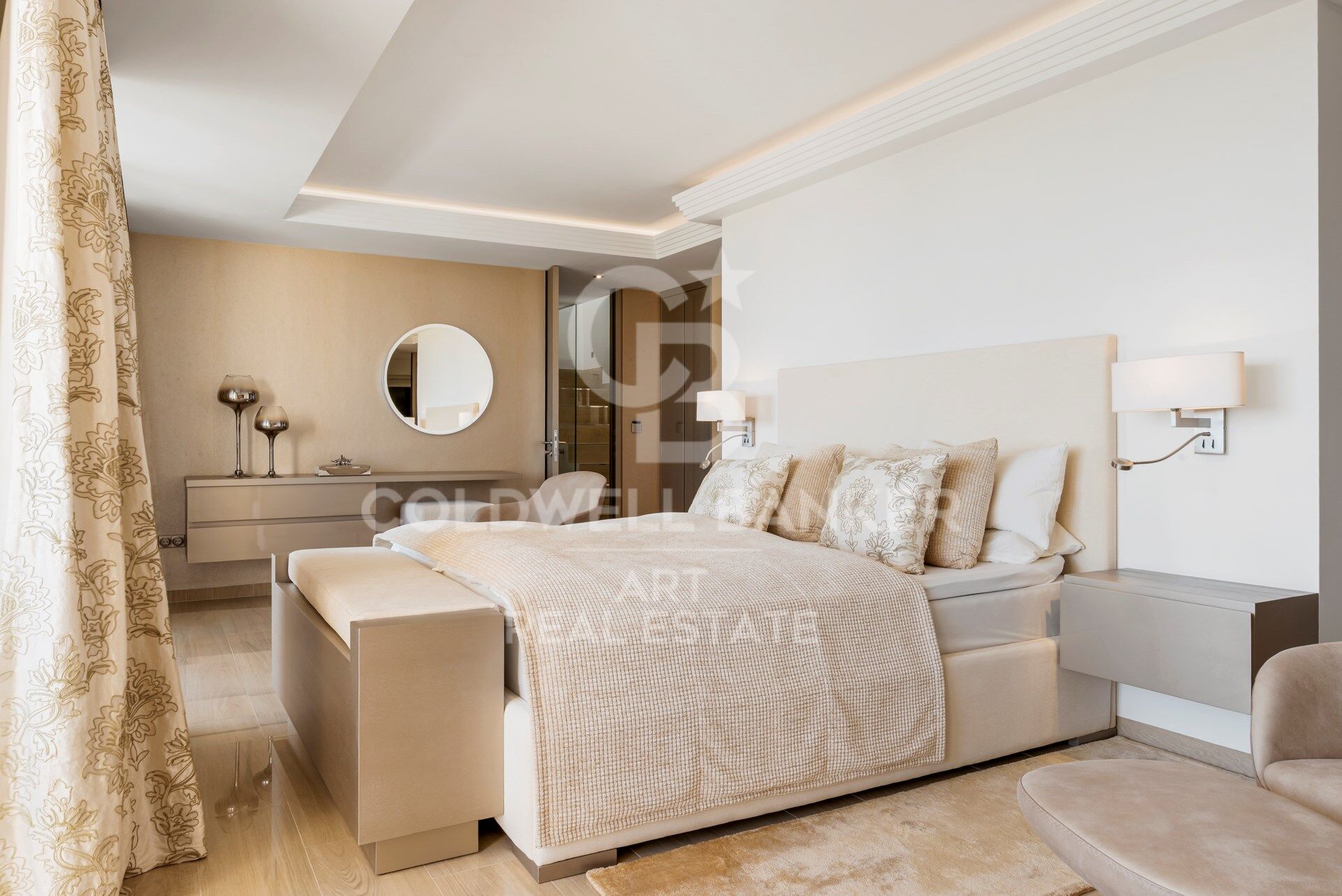 Top quality 4 bedroom penthouse in Altos de los Almendros, Benahavís